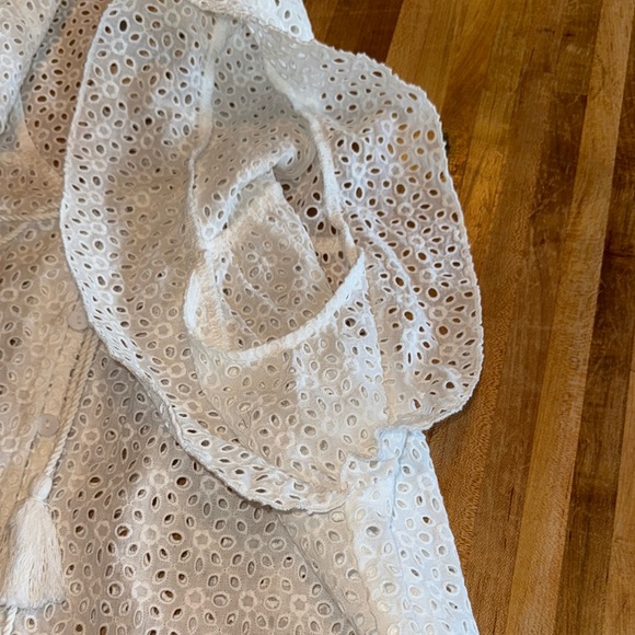 bishop + young White Eyelet Ruffle Top Large - Picture 6 of 7